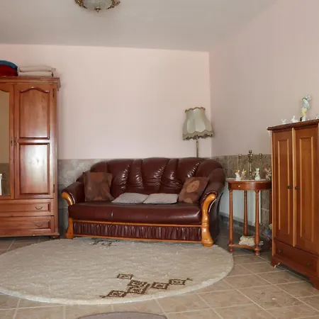Nora Guest house