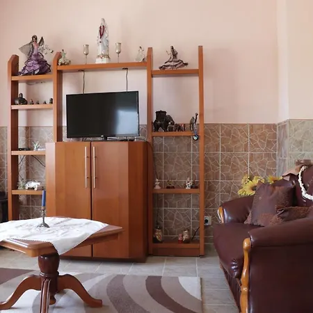 Nora Guest house
