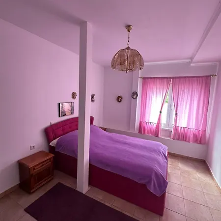 Nora Guest house