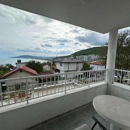 Nora Guest house