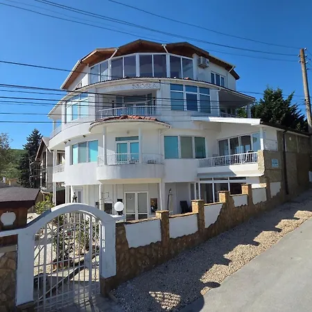 Guest house Nora 3*